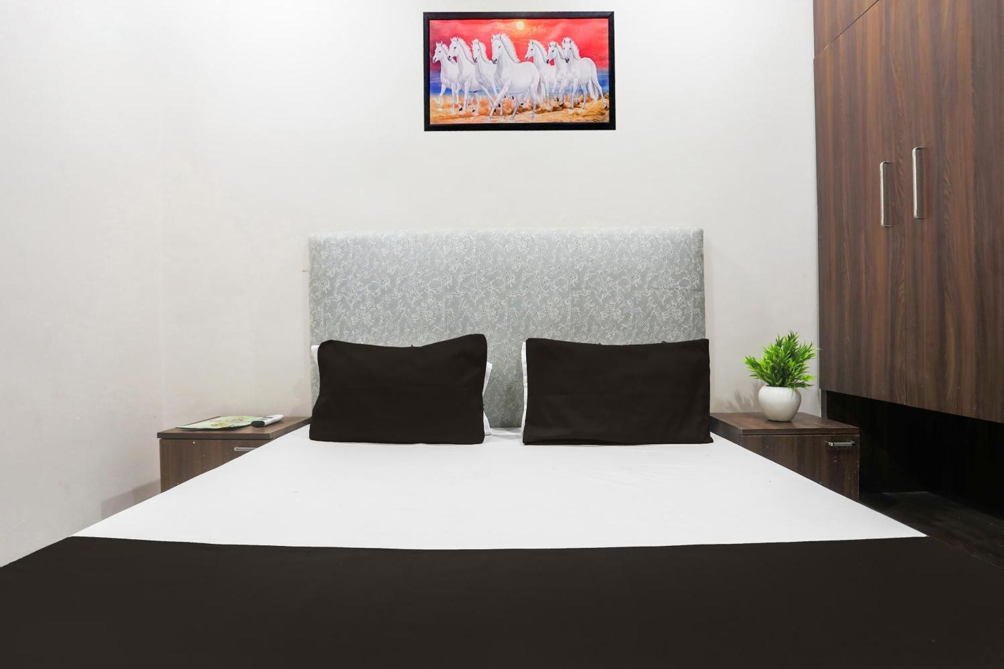 Hotel O S Grand Allāhābād Junction المظهر الخارجي الصورة